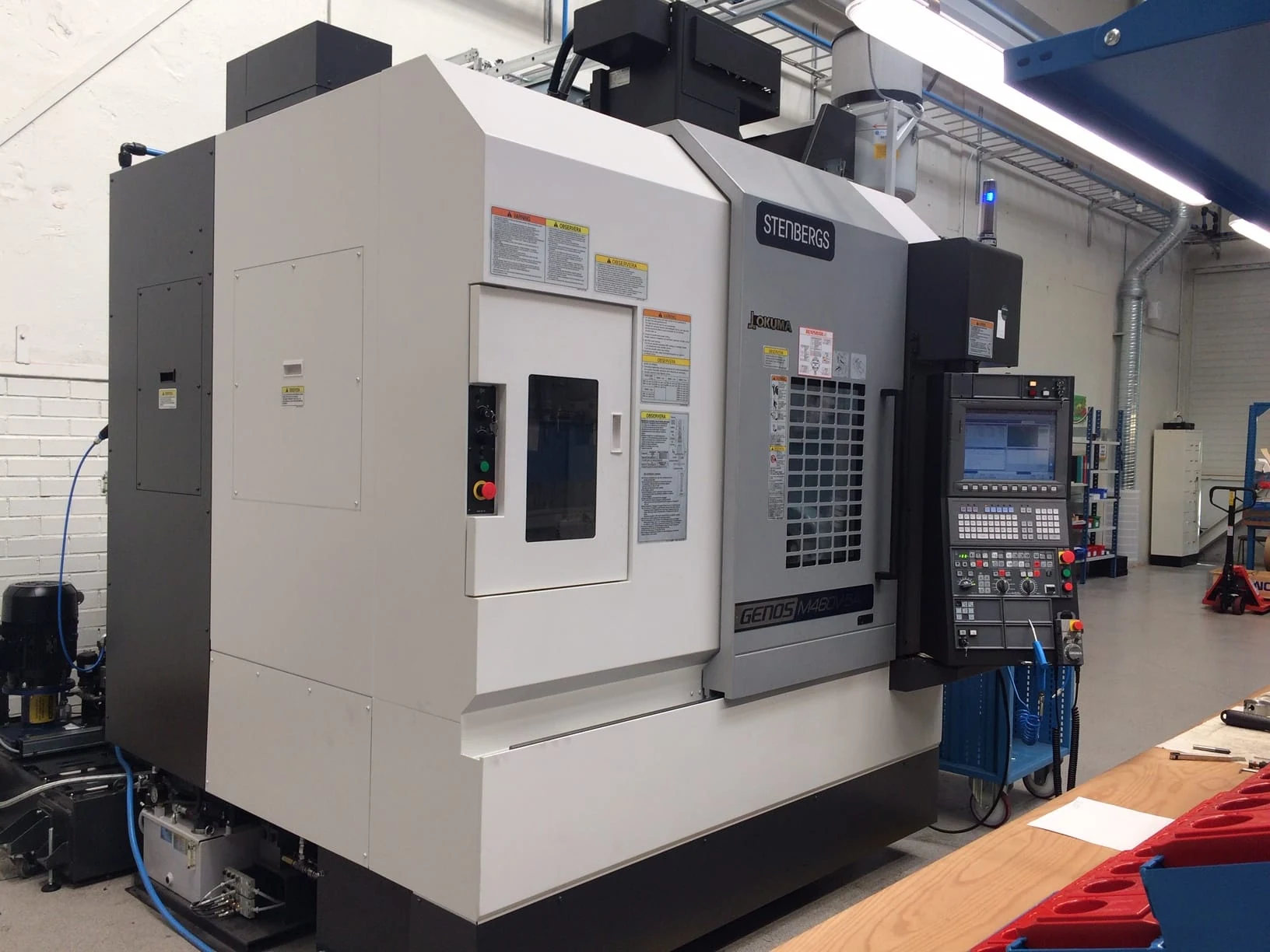 Okuma Genos M460V 5-axlig fleroperationsmaskin
